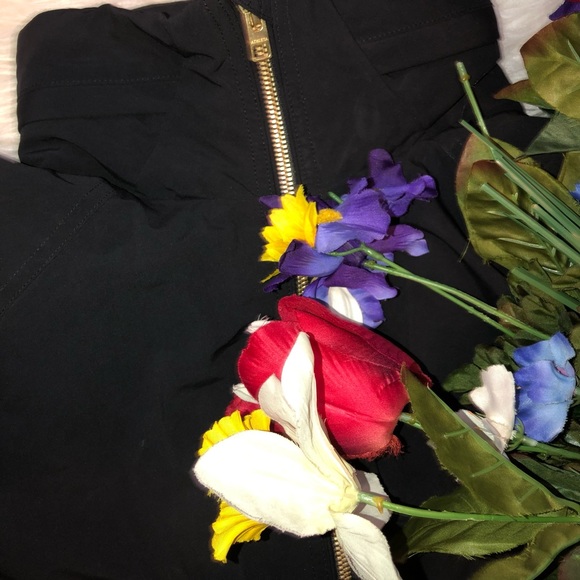 🌺Black athlete raincoat 🌺 - Picture 12 of 12